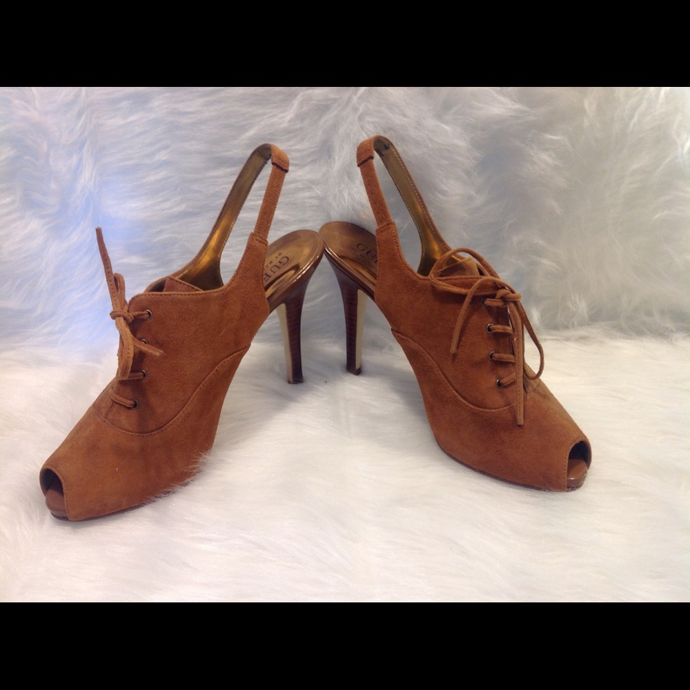 Beautiful camel colored shoe